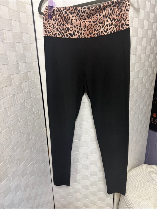 Victoria's Secret Pants - Victoria's Secret Black Leggings with Leopard Waistband